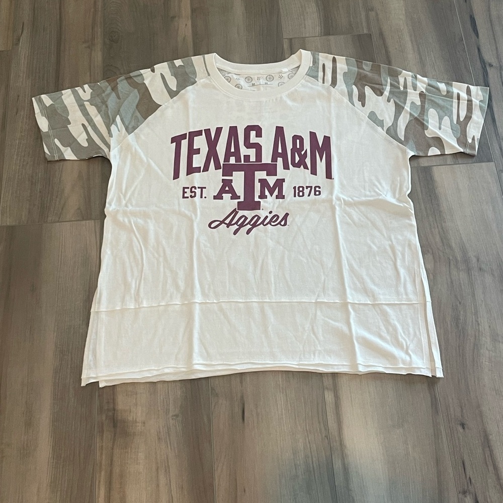 Texas A&M Aggies t shirt camo and white size small medium women’s t shirt tee